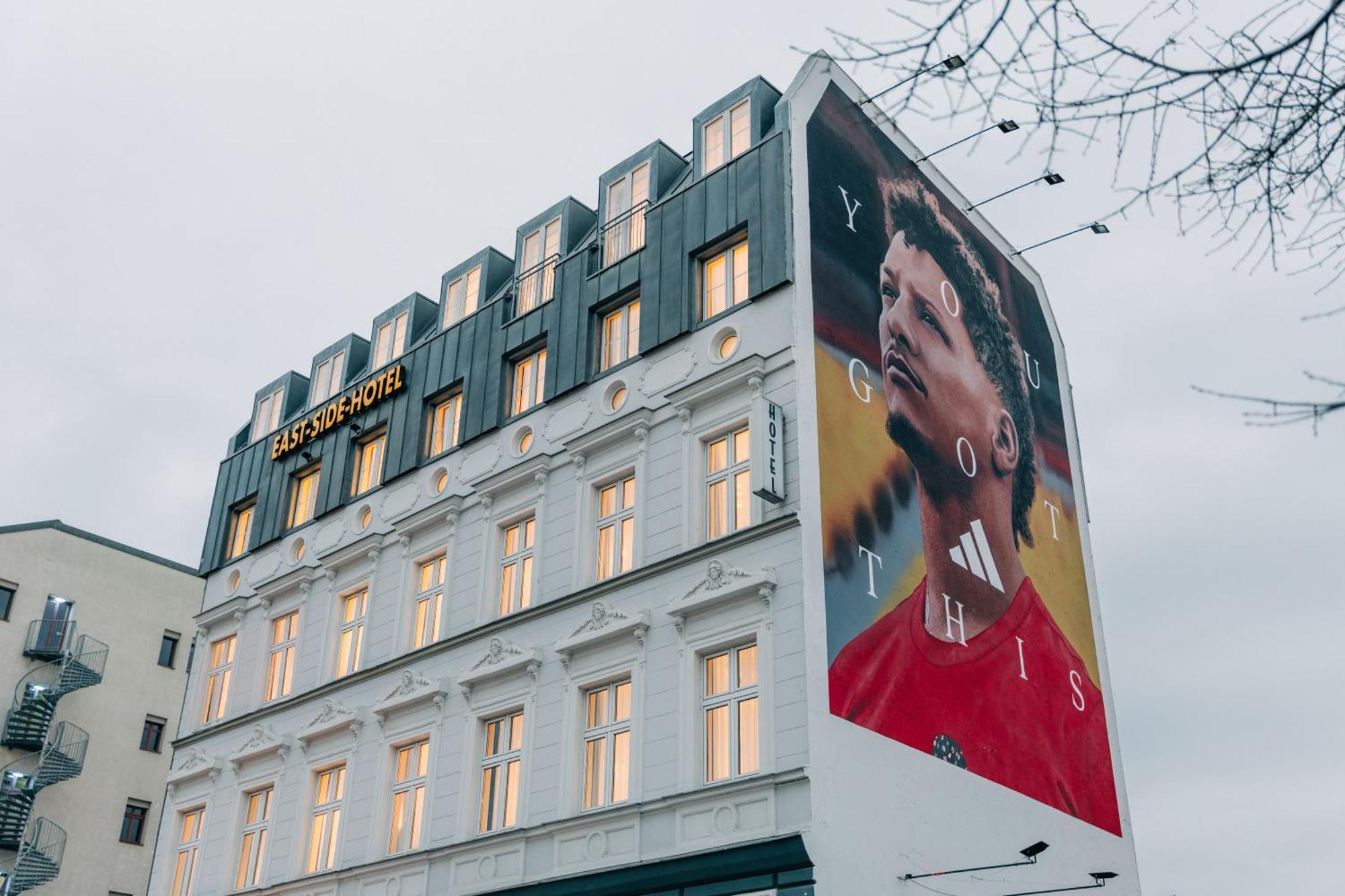 Homaris East Side Hotell Berlin Exteriör bild