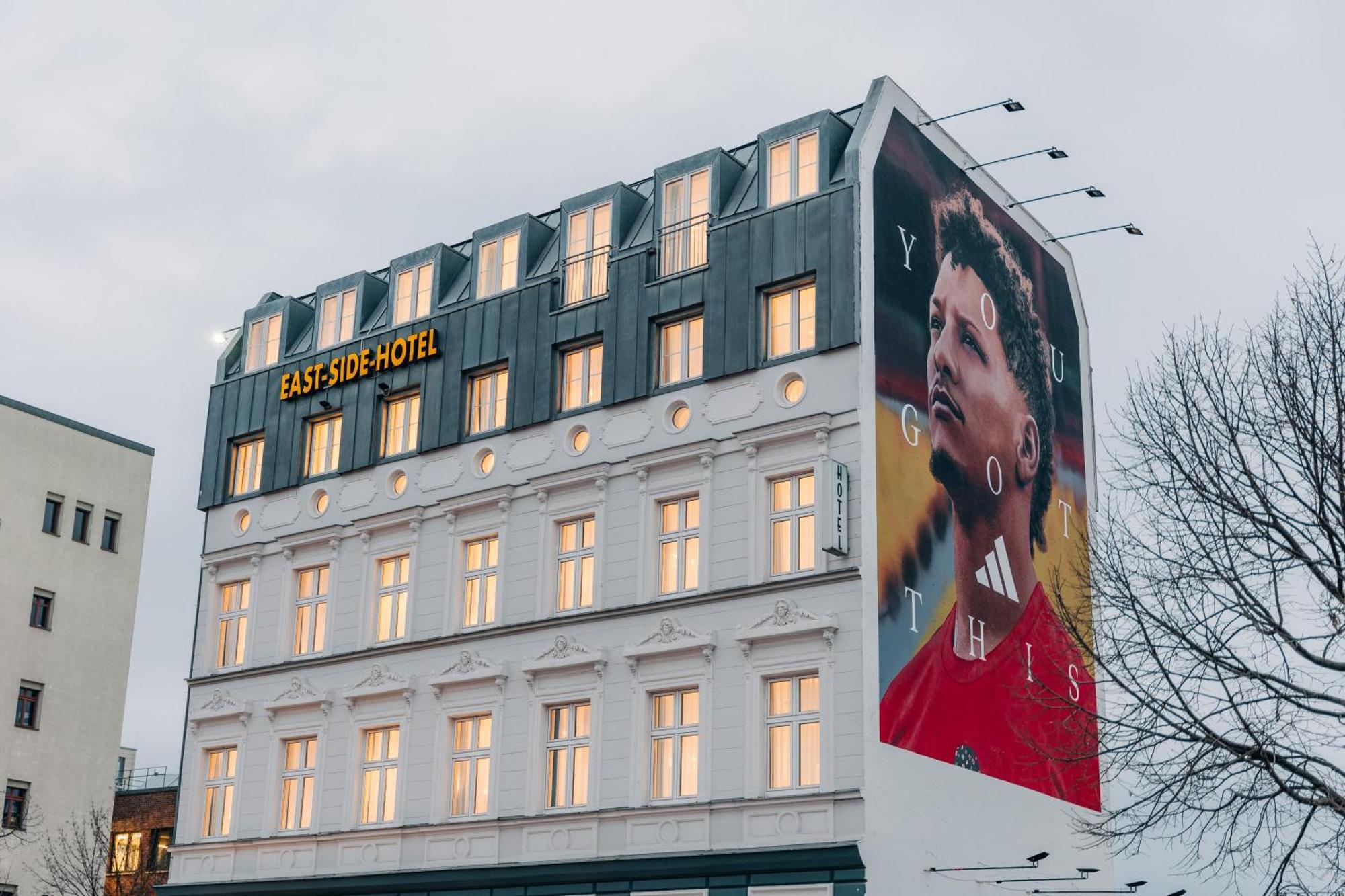 Homaris East Side Hotell Berlin Exteriör bild